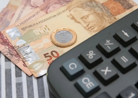 Mercado reduz projeção da Selic para 13,50%