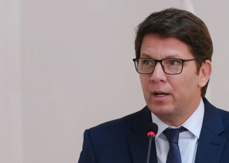Dino aponta indícios de liderança de Mário Frias em desvio de emendas