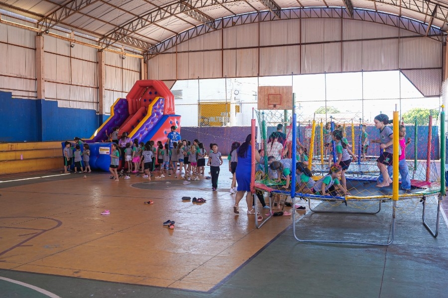 Hambúrguer chega à merenda escolar de Nova Andradina e faz a alegria dos estudantes