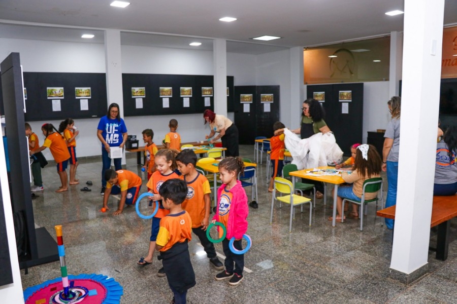 FUNAC transforma culturas indígenas em experiências de aprendizagem para crianças