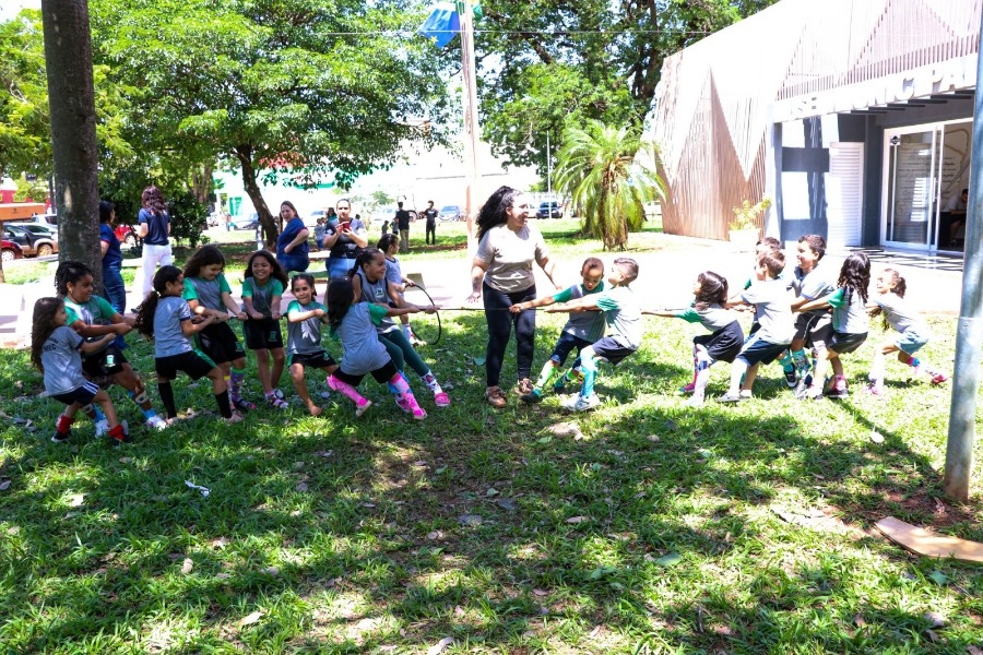 FUNAC transforma culturas indígenas em experiências de aprendizagem para crianças