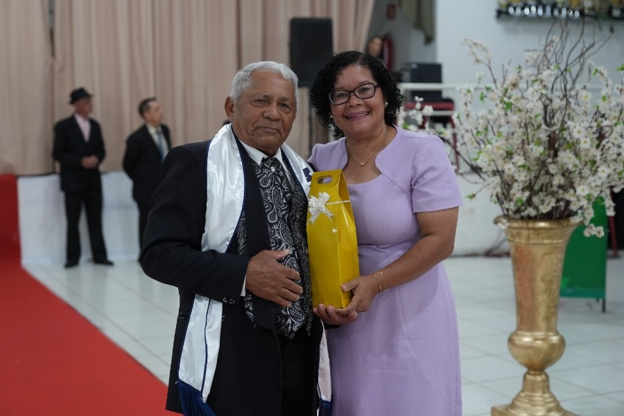 Noite de glamour e celebração consagra Miss e Mister Terceira Idade 2026 em Nova Andradina