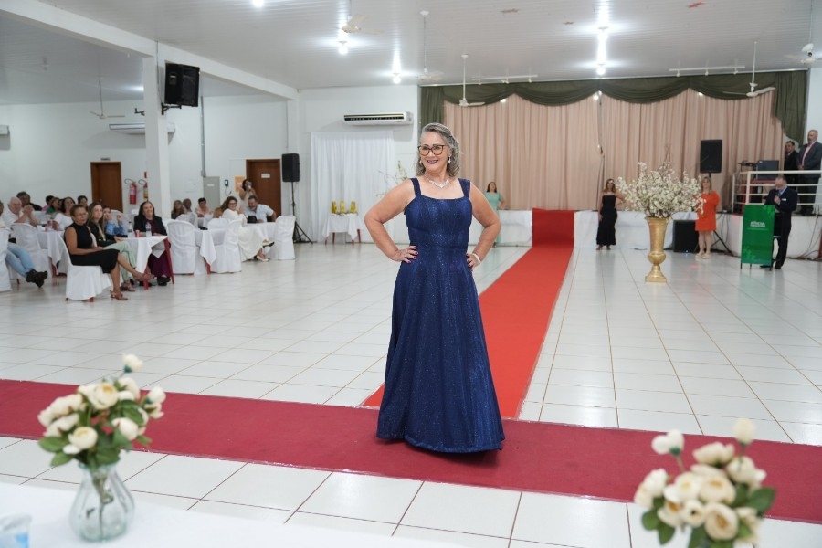 Noite de glamour e celebração consagra Miss e Mister Terceira Idade 2026 em Nova Andradina