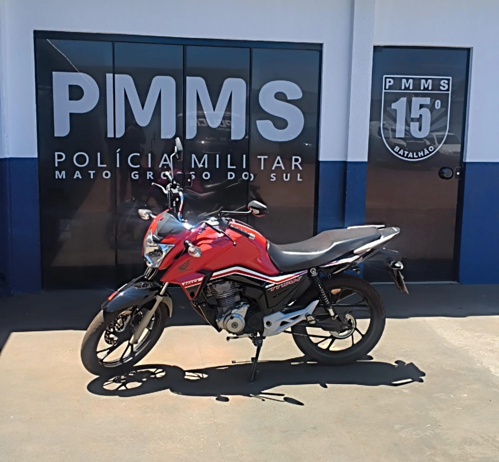 Jovem sem CNH é preso após fuga perigosa e queda de motocicleta em Rio Brilhante