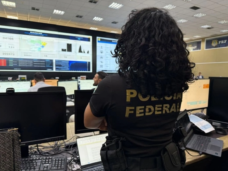 PF conduz 48 pessoas e apreende R$ 769 mil por crimes eleitorais neste domingo