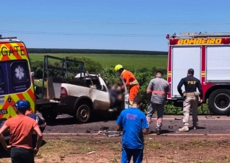Motorista morre e passageiro fica gravemente ferido em colisão na BR-163, em Naviraí