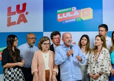 Lula celebra avanço do fim da 6x1 e defende investimento público