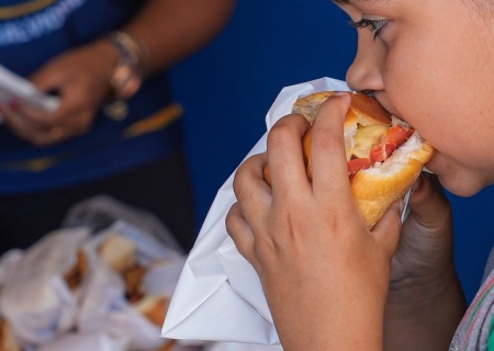 Prefeitura esclarece oferta de hambúrguer na merenda escolar da Rede Municipal de Ensino