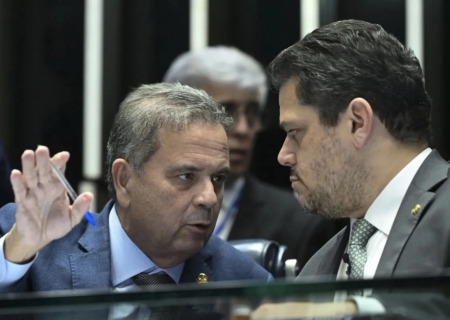 Oposição articula chapa única contra Alcolumbre para comandar Senado
