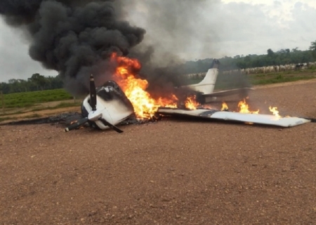 Piloto incendeia avião e foge após interceptação da FAB em Mato Grosso