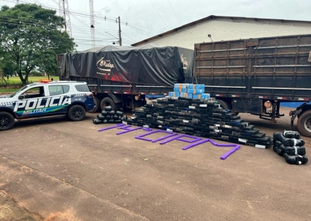 PM apreende 2,6 toneladas de drogas em carreta na BR-163, em Mundo Novo