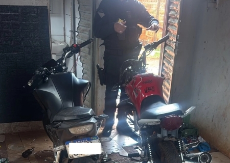 Polícia Militar encontra duas motocicletas em residência abandonada após denúncia de furto em Rio Brilhante