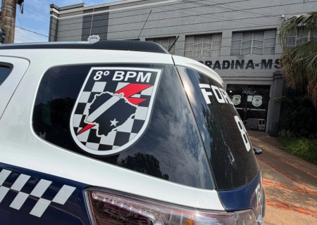 Dois são autuados em flagrante por envolvimento em homicídio em Nova Andradina; terceiro suspeito é procurado