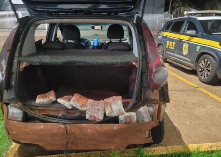 PRF apreende 11 quilos de skunk escondidos em compartimento oculto de carro em Nova Alvorada do Sul