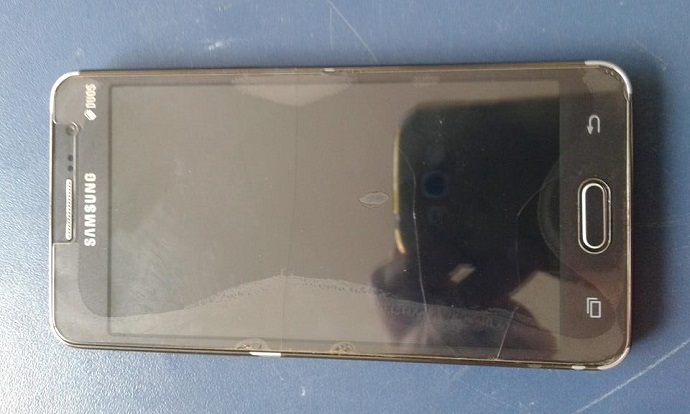 Celular roubado pelo assaltante foi recuperado e entregue &agrave; v&iacute;tima - Foto: PM/Divulga&ccedil;&atilde;o