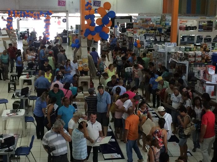 Evento atrai consumidores de v&aacute;rias partes da regi&atilde;o de MS, PR e SP - Foto: Jos&eacute; Ant&ocirc;nio de Andrade/Jornal da Nova
