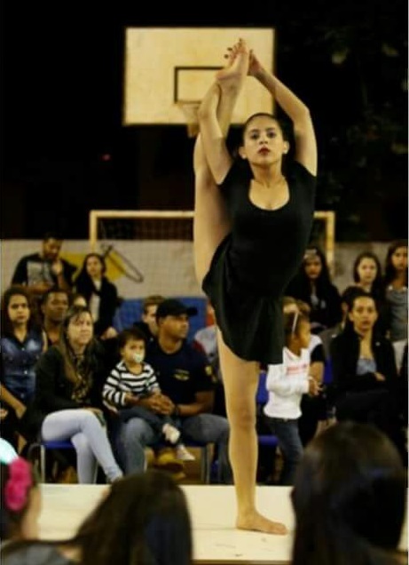 Caroline Alencar Ribeiro durante apresenta&ccedil;&atilde;o &ndash; Foto: Arquivo Pessoal