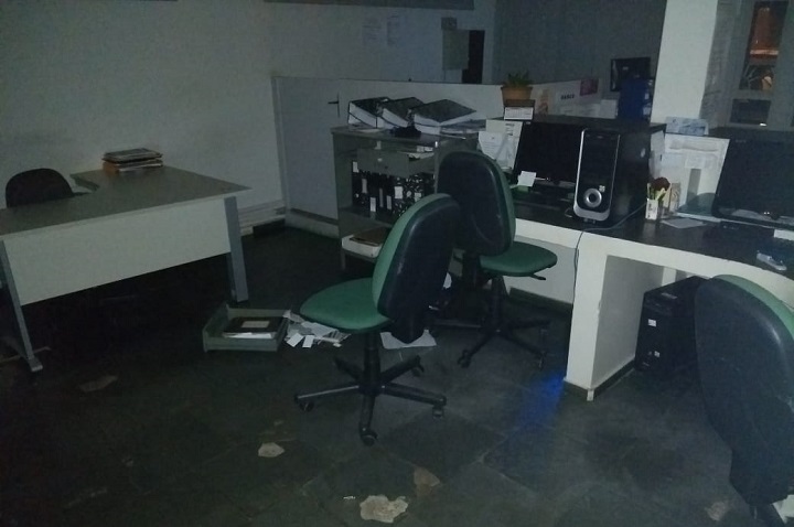Interior da Agenfa ficou toda revirada - Foto: Polícia Militar/Divulgação