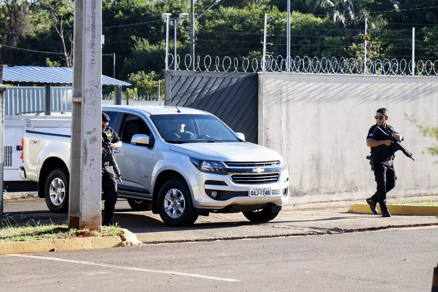 Movimenta&ccedil;&atilde;o no Garras, delegacia onde est&atilde;o concentradas as investiga&ccedil;&otilde;es - Foto: Marcos Maluf