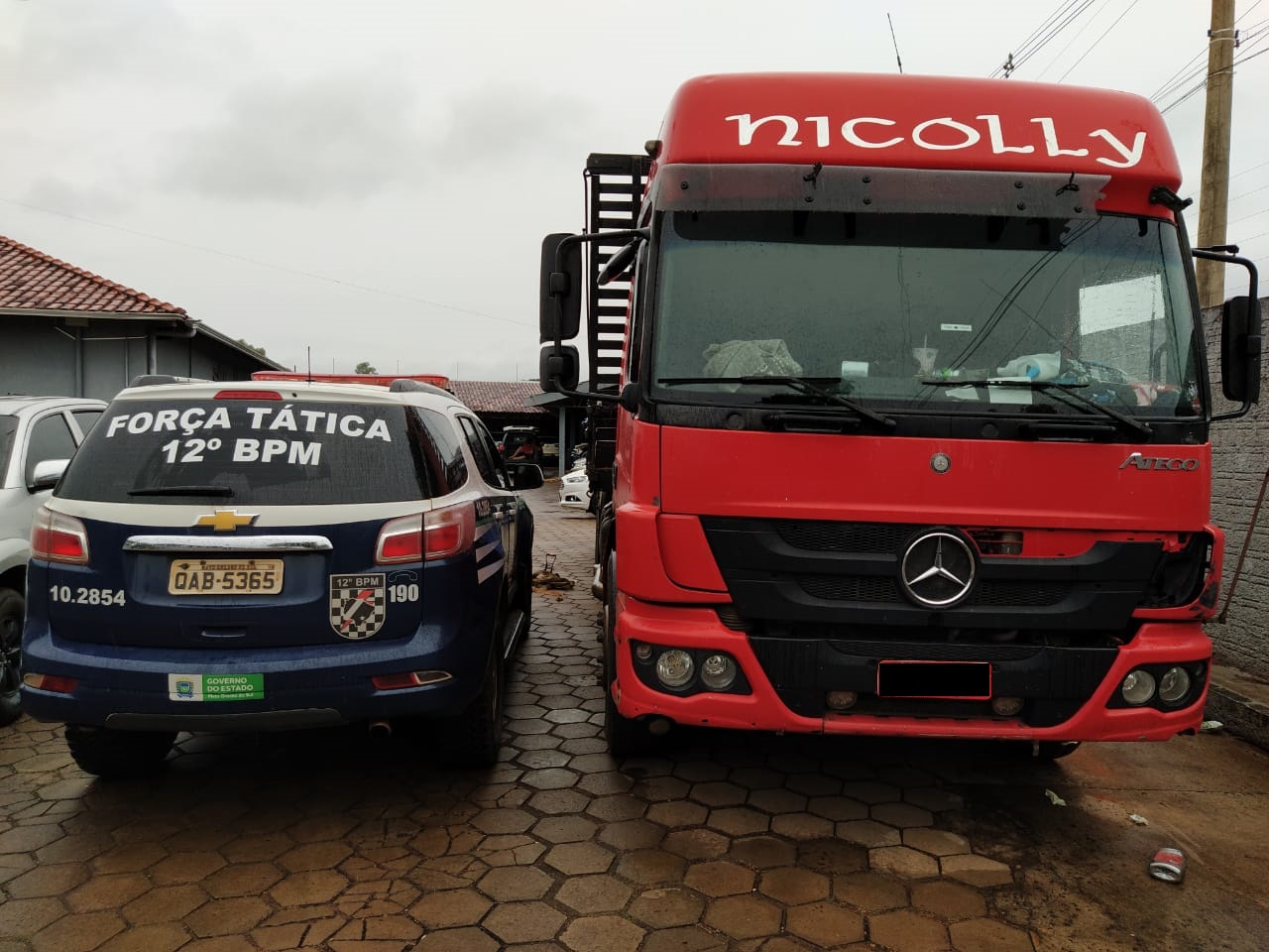 Caminh&atilde;o que transportava o entorpecente - Foto: Pol&iacute;cia Militar/Divulga&ccedil;&atilde;o
