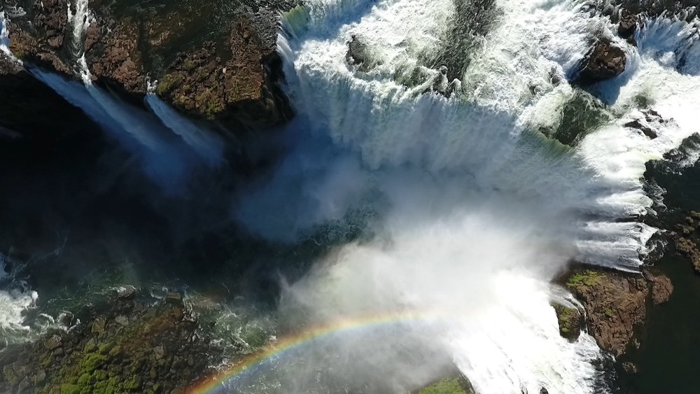 Parque Nacional do Iguaçu é um dos principais destinos turísticos do Brasil e é muito visitado por estrangeiros - Foto: Giovani Zanardi/RPC