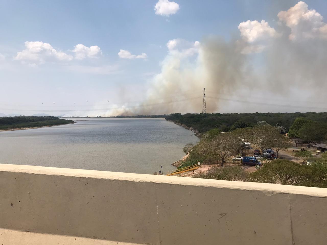Fuma&ccedil;a da queimada &eacute; visa de longe - Foto: Jornal da Nova