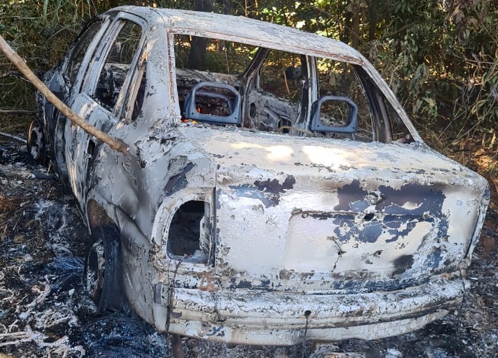 Ve&iacute;culo queimado tem placas de Presidente Epit&aacute;cio (SP) &ndash; Foto: Divulga&ccedil;&atilde;o 