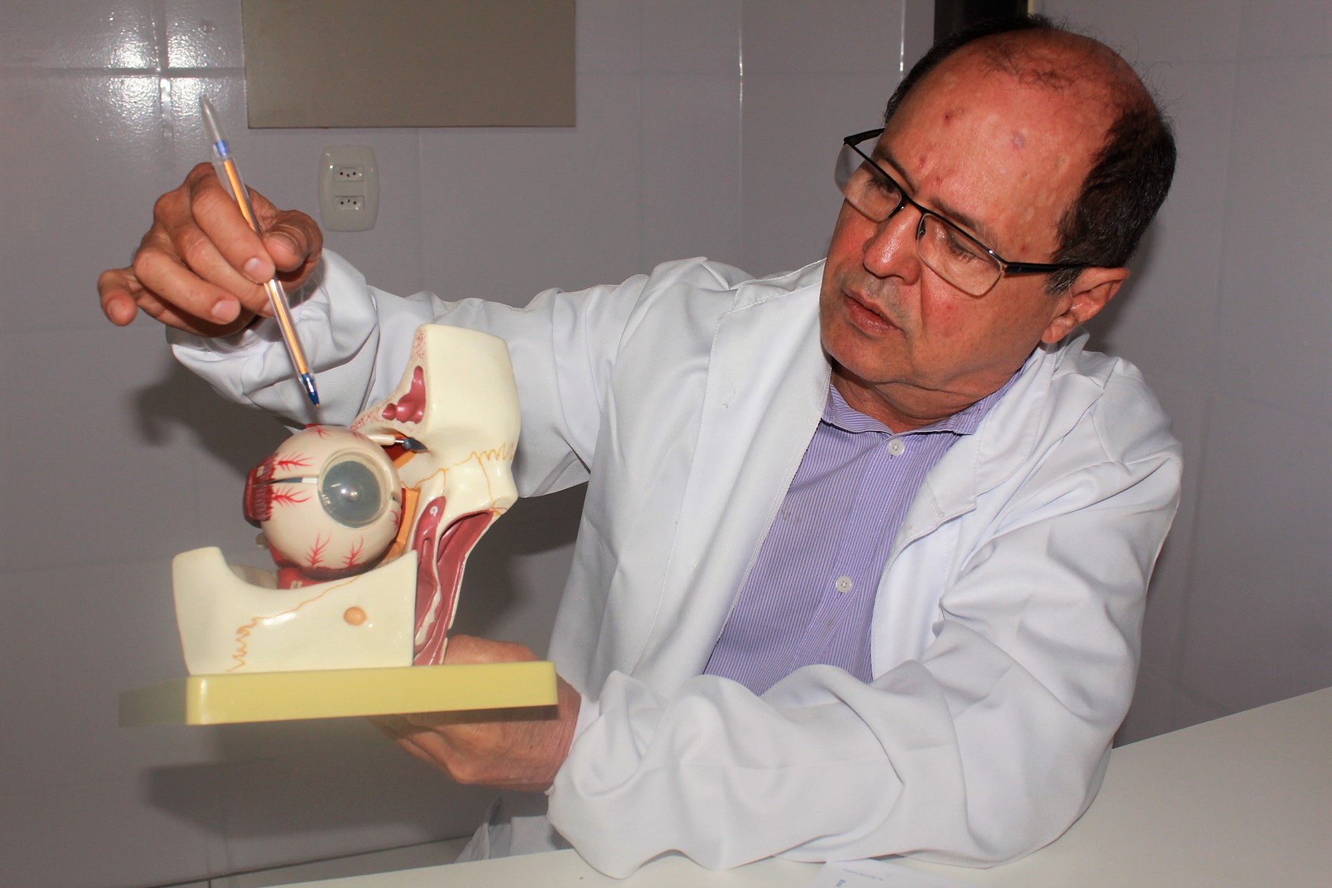 O optometrista Saulo Jardim - Foto: Luis Gustavo/Jornal da Nova