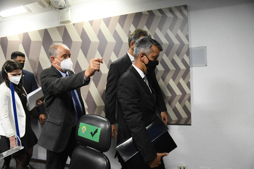 Roberto Dias &eacute; detido ap&oacute;s receber voz de pris&atilde;o do presidente da CPI da Pandemia, Omar Aziz - Foto: Marcos Oliveira/Ag&ecirc;ncia Senado