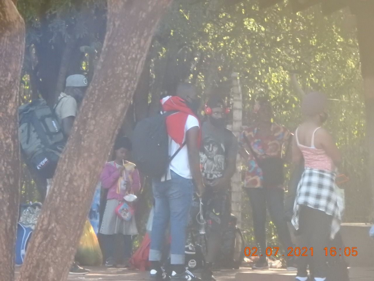 Momento em que agentes flagraram a travessia de haitianos na fronteira - Foto: Pol&iacute;cia Federal/Divulga&ccedil;&atilde;o