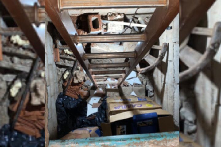 Bunker estava sob piso de um dos cômodos - Foto: Polícia Civil/Divulgação