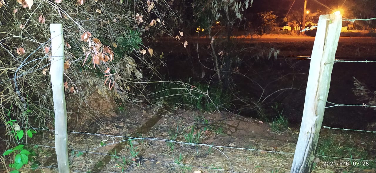 Cerca arrombada do Aeroclube de Aquidauana - Foto: Jornal Not&iacute;cias do Estado