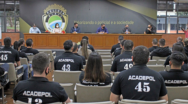 Nomea&ccedil;&atilde;o de 224 novos policiais civis realizado na Acadepol em junho deste ano - Foto Chico Ribeiro