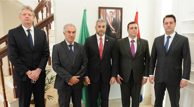 Reinaldo Azambuja e secret&aacute;rio Jaime Verruck foram recebidos pelo embaixador Juan &Agrave;ngel Delgadillo e pelo presidente Marito - Foto: Roberto Leal