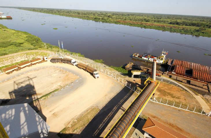 Terminal da FV Cereais exporta gr&atilde;os pelo Atl&acirc;ntico, via Argentina. Dois novos portos devem ser instalados - Foto: Edemir Rodrigues