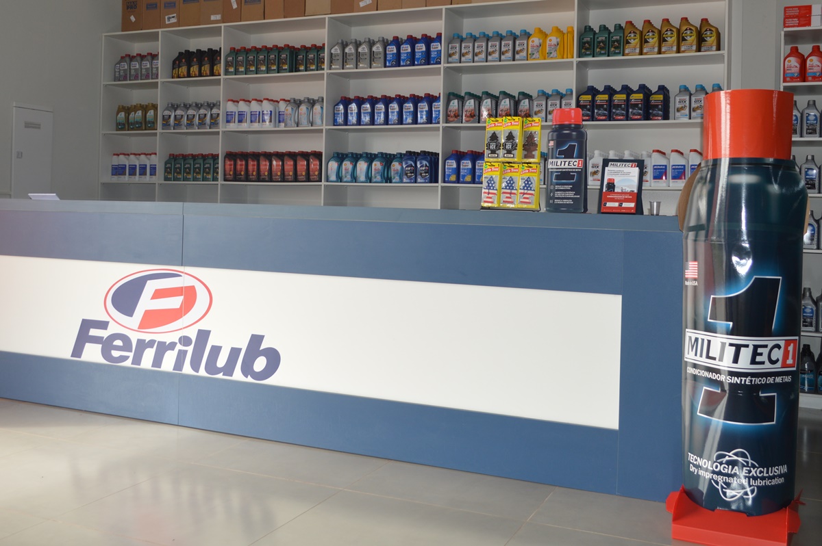 Loja tem milhares de produtos para atender todas as marcas de ve&iacute;culos - Foto: Jos&eacute; Ant&ocirc;nio de Andrade/Jornal da Nova
