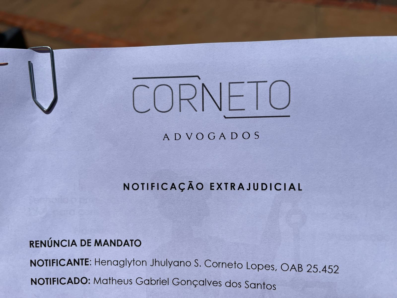 Ren&uacute;ncia foi assinada na manh&atilde; de hoje - Foto: Jornal da Nova