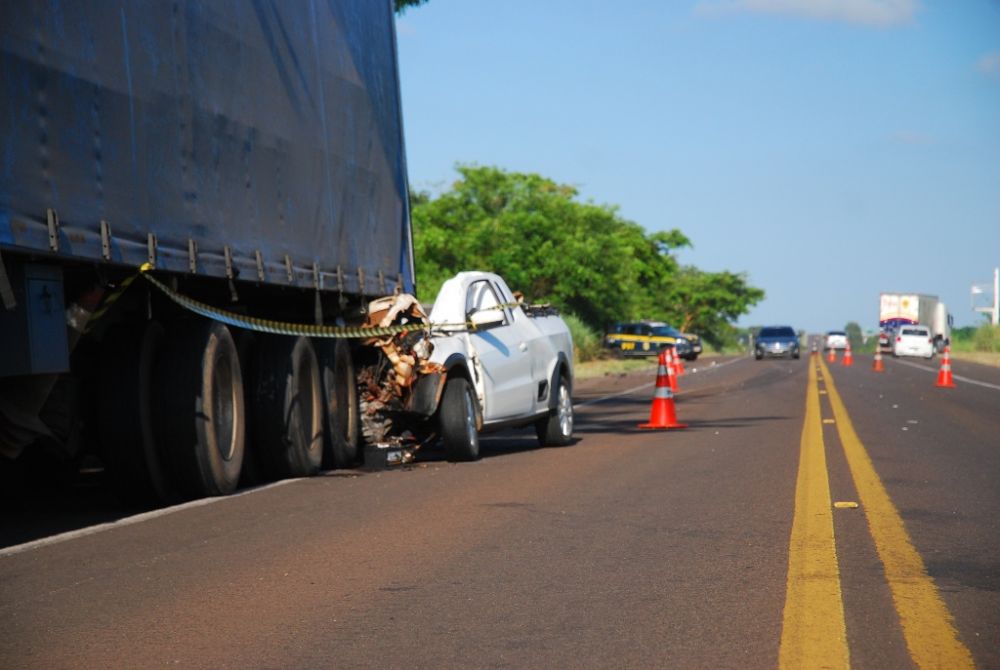 Acidente acontece na BR-267 em Bataguassu - Foto: Tiago Apolin&aacute;rio/Da Hora Bataguassu