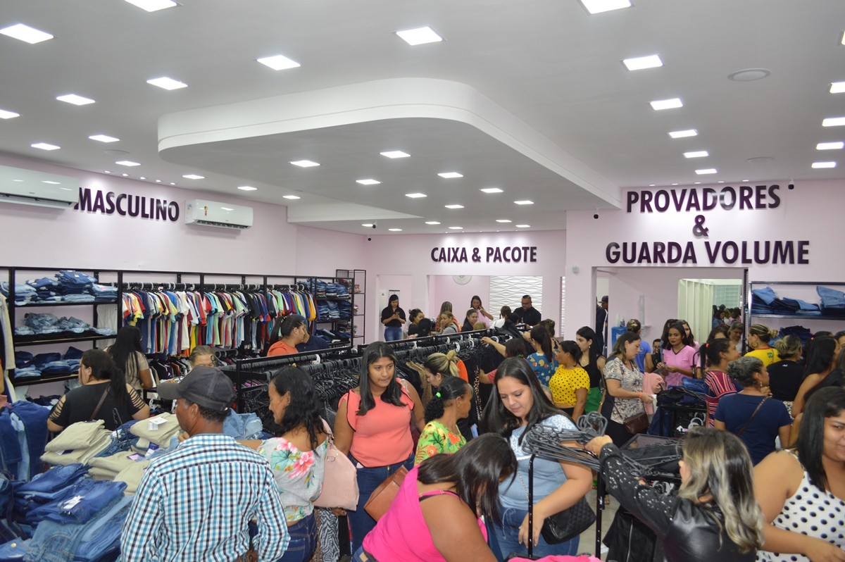 Clientes lotaram a loja o dia todo - Foto: Jos&eacute; Ant&ocirc;nio de Andrade/Jornal da Nova