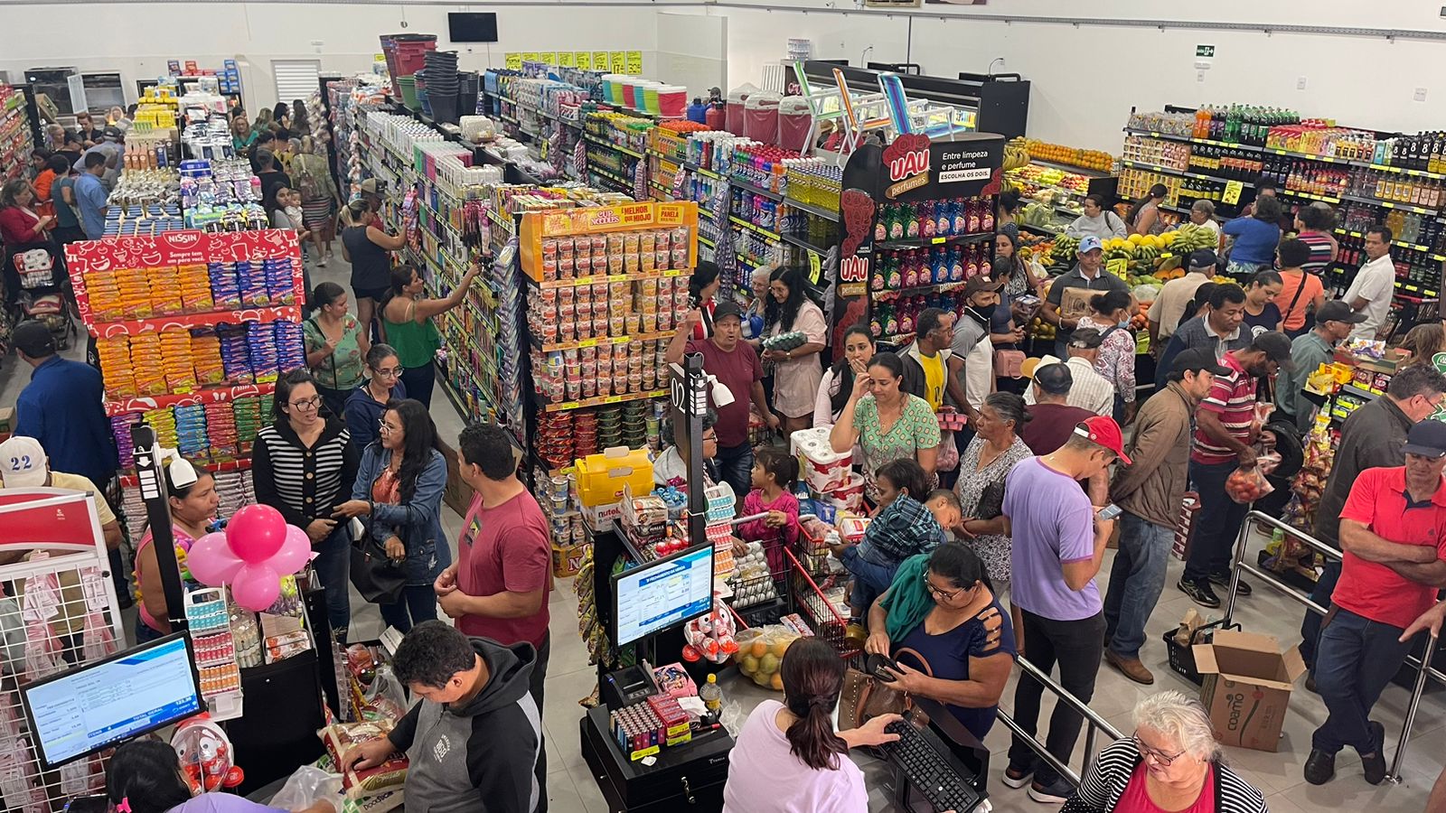A estrutura &eacute; preparada especialmente para que o consumidor possa fazer tanto as compras de conveni&ecirc;ncia como as de abastecimento mensal - Foto: Jornal da Nova