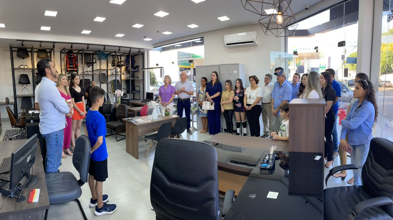 Solenidade de inauguração contou a presença de familiares, amigos e clientes - Foto: Jornal da Nova
