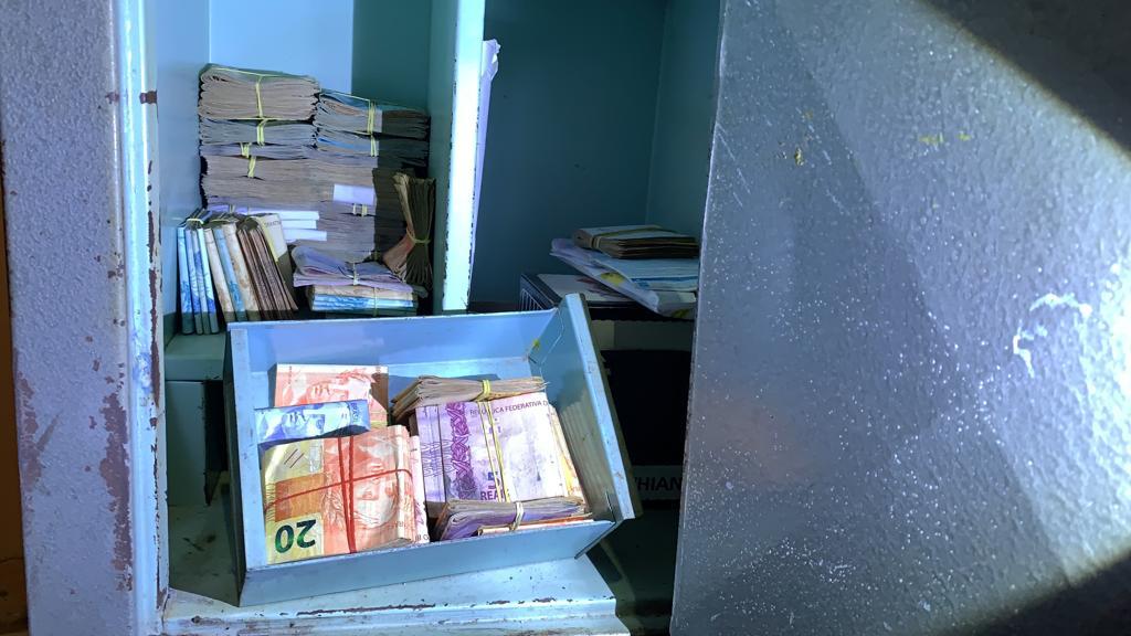 Dinheiro apreendido durante a operação - Foto: Polícia Civil