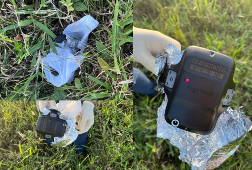 Tornozeleira rompida foi encontrada pela polícia - Foto: PMBA/Divulgação