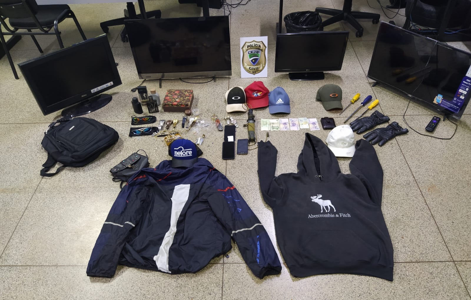 Os suspeitos foram identificados pela Derf e tiveram as pris&otilde;es preventivas decretadas - Foto: Pol&iacute;cia Civil/Divulga&ccedil;&atilde;o