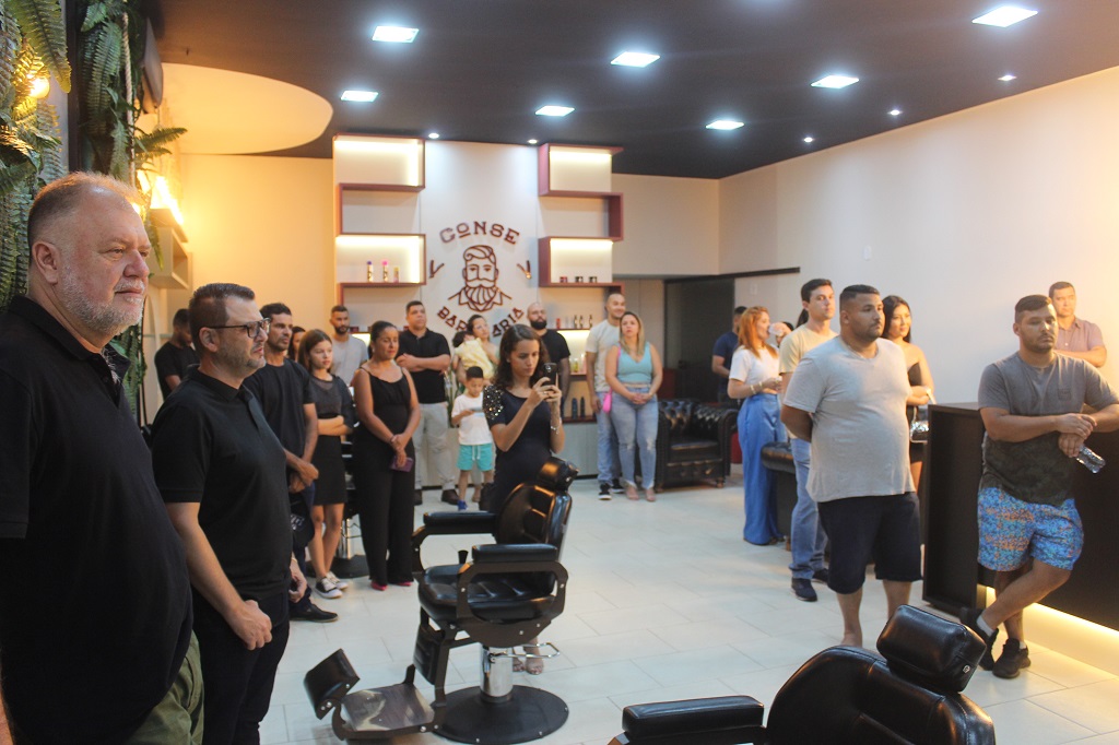 Reinaugura&ccedil;&atilde;o foi prestigiada por amigos, clientes e convidados - Foto: Jornal da Nova