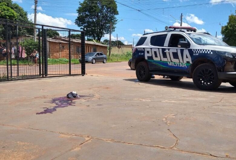 Local onde a v&iacute;tima foi esfaqueada / Imagem: Ana Paula Chuva/Campo Grande News 
