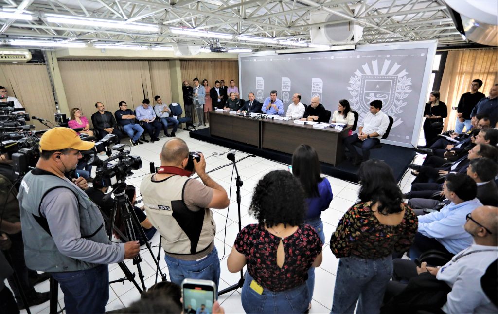 Coletiva de imprensa ocorreu no audit&oacute;rio da Governadoria - Foto: Saul Schramm