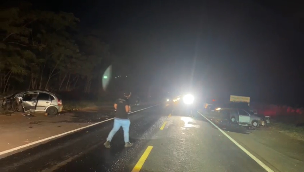 Acidente aconteceu na noite desse sábado (1º), entre Vicentina e Fátima do Sul - Foto: Jornal da Nova